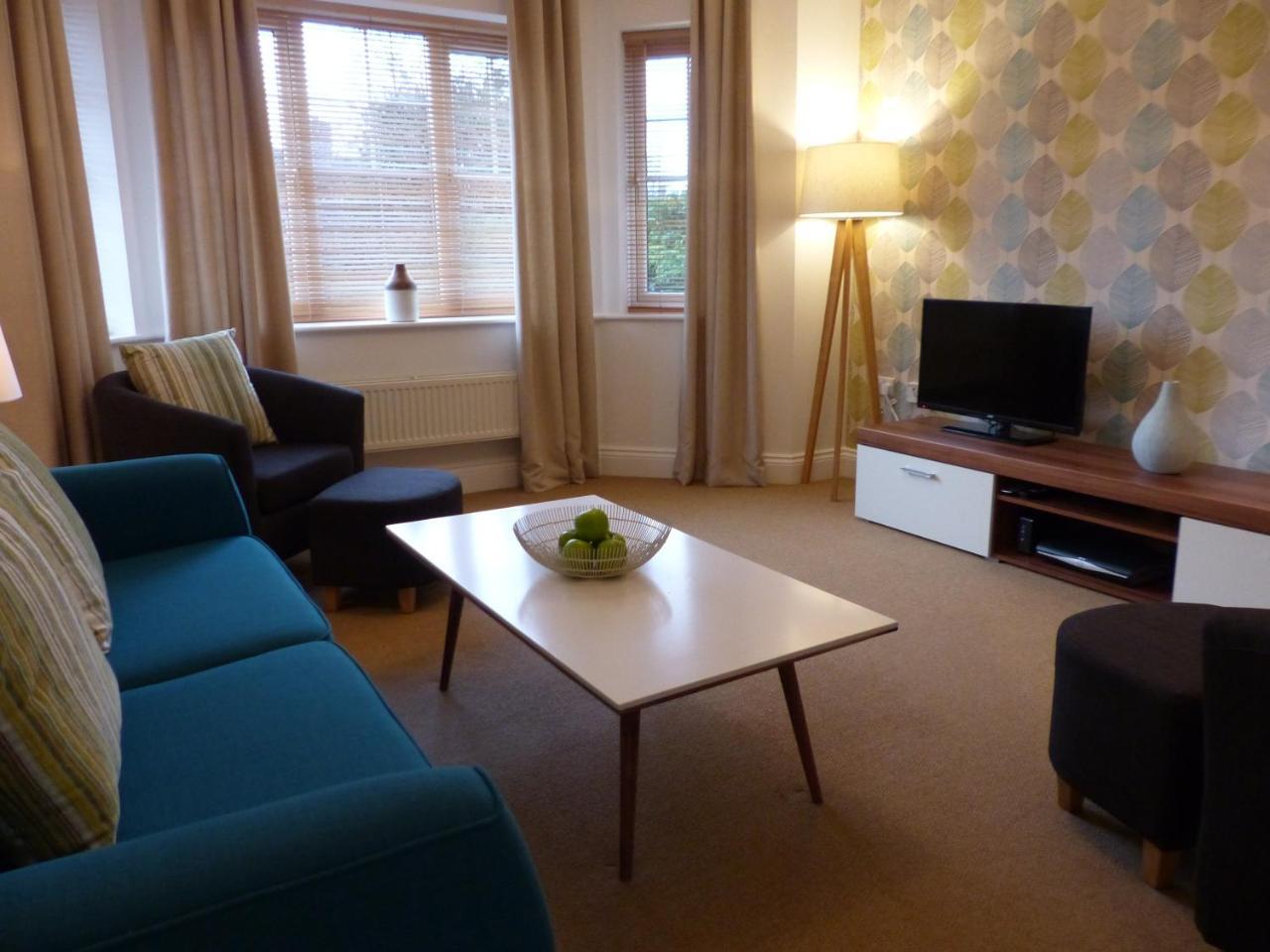 St Raphael House, City Centre Charming Apartments Basingstoke Exterior photo